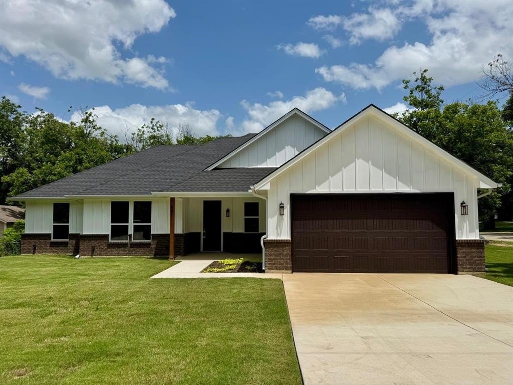 507 S 4th Street, Grandview, TX 76050, 4 Bedrooms Bedrooms, ,2 BathroomsBathrooms,Residential,For Sale,507 S 4th Street,20973570