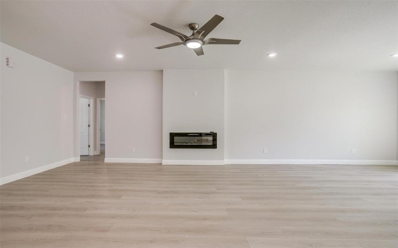 507 S 4th Street, Grandview, TX 76050, 4 Bedrooms Bedrooms, ,2 BathroomsBathrooms,Residential,For Sale,507 S 4th Street,20973570