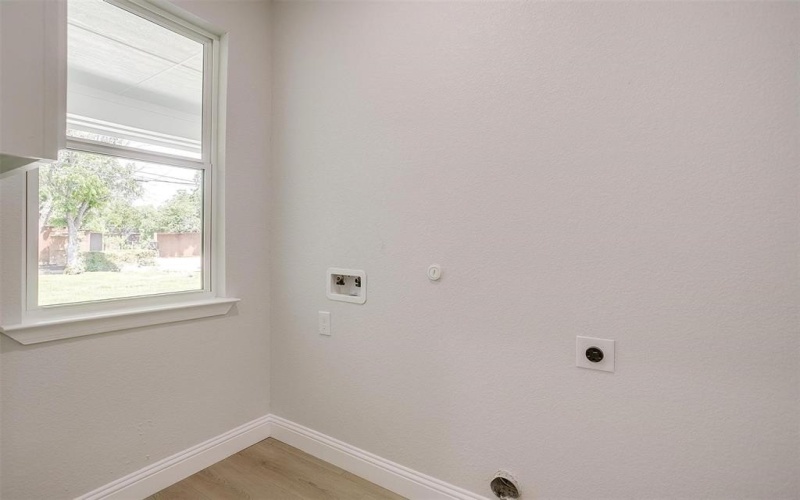 507 S 4th Street, Grandview, TX 76050, 4 Bedrooms Bedrooms, ,2 BathroomsBathrooms,Residential,For Sale,507 S 4th Street,20973570