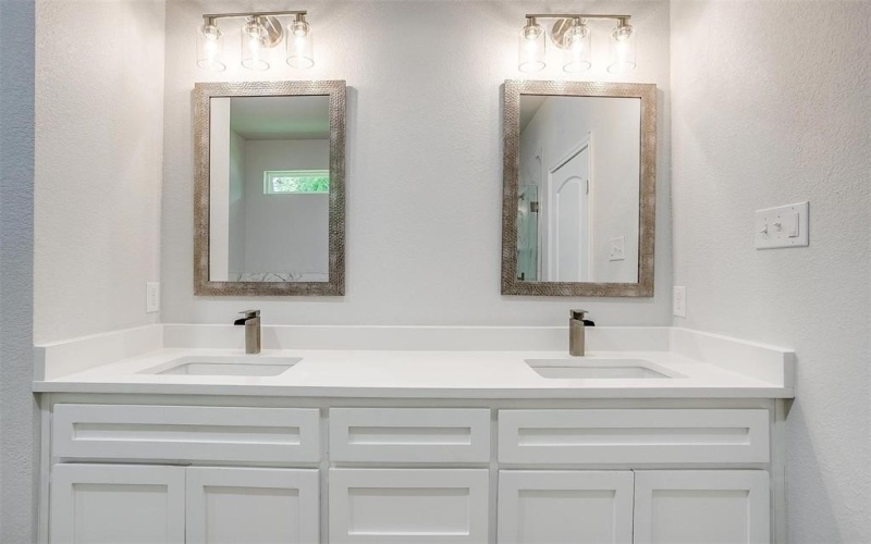 507 S 4th Street, Grandview, TX 76050, 4 Bedrooms Bedrooms, ,2 BathroomsBathrooms,Residential,For Sale,507 S 4th Street,20973570