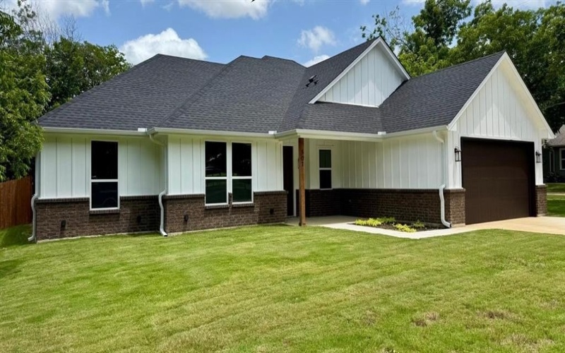 507 S 4th Street, Grandview, TX 76050, 4 Bedrooms Bedrooms, ,2 BathroomsBathrooms,Residential,For Sale,507 S 4th Street,20973570