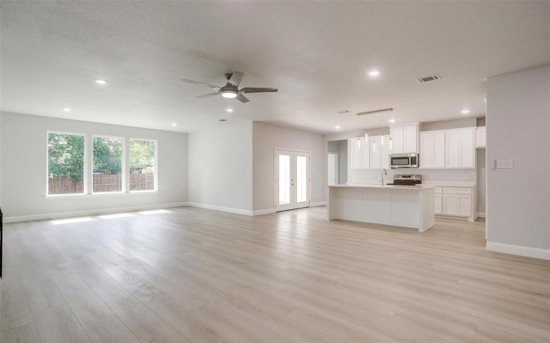 507 S 4th Street, Grandview, TX 76050, 4 Bedrooms Bedrooms, ,2 BathroomsBathrooms,Residential,For Sale,507 S 4th Street,20973570