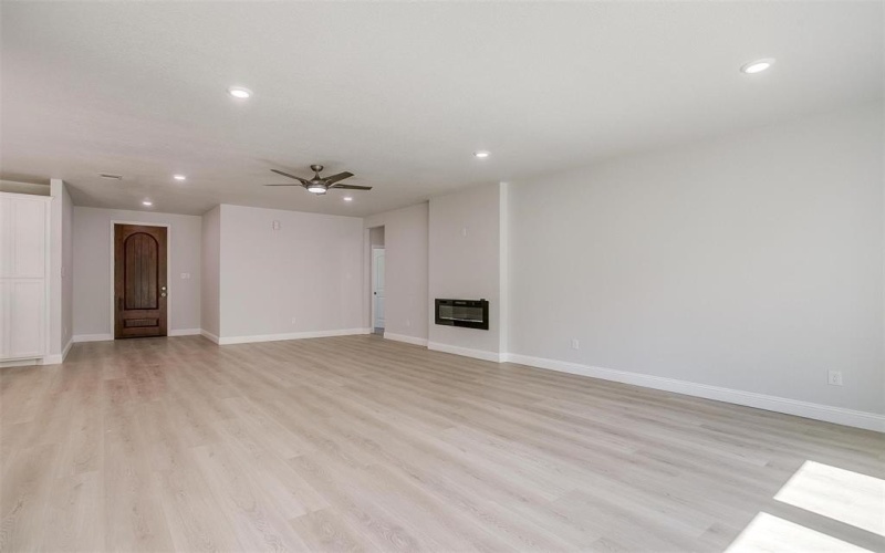 507 S 4th Street, Grandview, TX 76050, 4 Bedrooms Bedrooms, ,2 BathroomsBathrooms,Residential,For Sale,507 S 4th Street,20973570