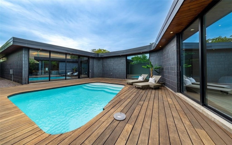 6822 Victoria Avenue, Dallas, TX 75209, 4 Bedrooms Bedrooms, ,5 BathroomsBathrooms,Residential,For Sale,6822 Victoria Avenue,20974020