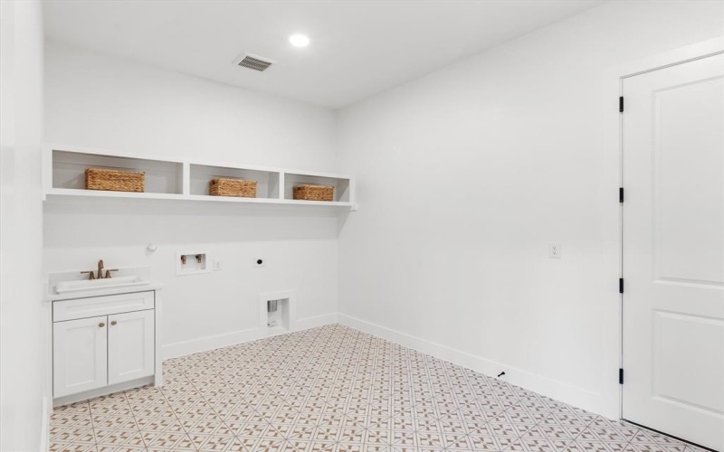 4310 Waterstone Estates Drive, McKinney, TX 75071, 5 Bedrooms Bedrooms, ,3 BathroomsBathrooms,Residential,For Sale,4310 Waterstone Estates Drive,20974639