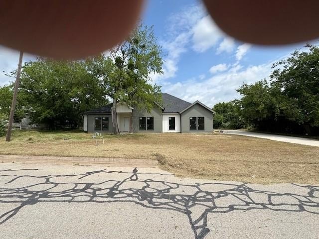 1011 Holden Street #1, Glen Rose, TX 76043, 3 Habitaciones Habitaciones , ,2 BañosBaños,Residential,En Venta,1011 Holden Street,20974699