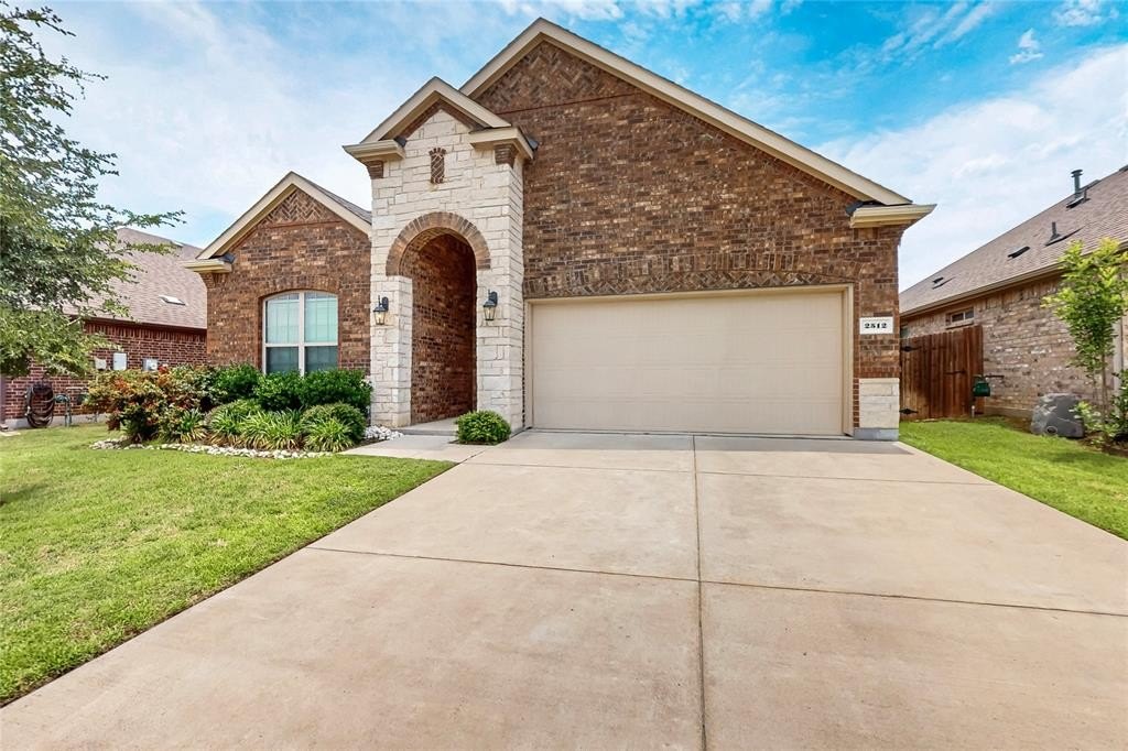 2512 CERRO RANCH Road, Aubrey, TX 76227, 4 Habitaciones Habitaciones , ,2 BañosBaños,Residential Lease,En Alquiler,2512 CERRO RANCH Road,20974763