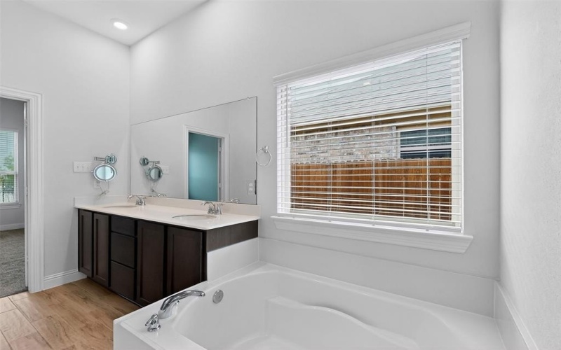 2512 CERRO RANCH Road, Aubrey, TX 76227, 4 Habitaciones Habitaciones , ,2 BañosBaños,Residential Lease,En Alquiler,2512 CERRO RANCH Road,20974763