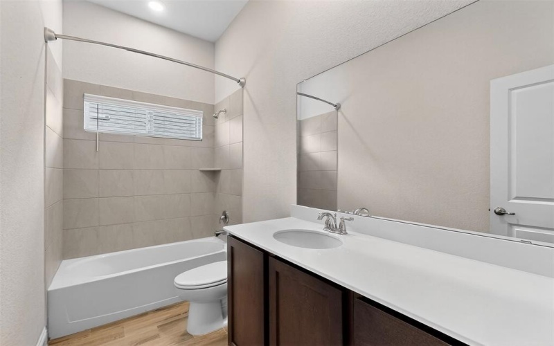 2512 CERRO RANCH Road, Aubrey, TX 76227, 4 Habitaciones Habitaciones , ,2 BañosBaños,Residential Lease,En Alquiler,2512 CERRO RANCH Road,20974763