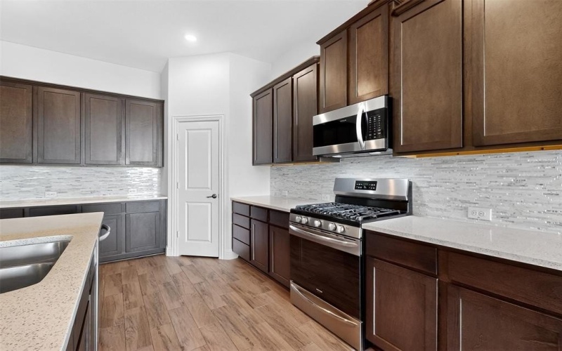 2512 CERRO RANCH Road, Aubrey, TX 76227, 4 Habitaciones Habitaciones , ,2 BañosBaños,Residential Lease,En Alquiler,2512 CERRO RANCH Road,20974763