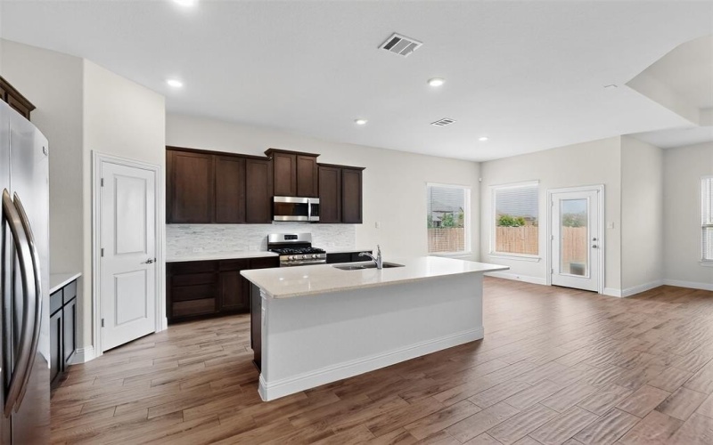 2512 CERRO RANCH Road, Aubrey, TX 76227, 4 Habitaciones Habitaciones , ,2 BañosBaños,Residential Lease,En Alquiler,2512 CERRO RANCH Road,20974763