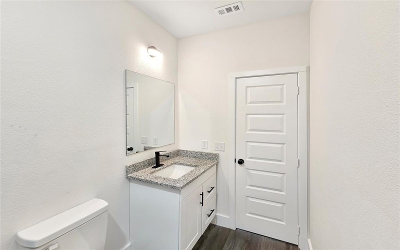 140 Mohican Trail, Mabank, TX 75156, 3 Bedrooms Bedrooms, ,2 BathroomsBathrooms,Residential,For Sale,140 Mohican Trail,20974800