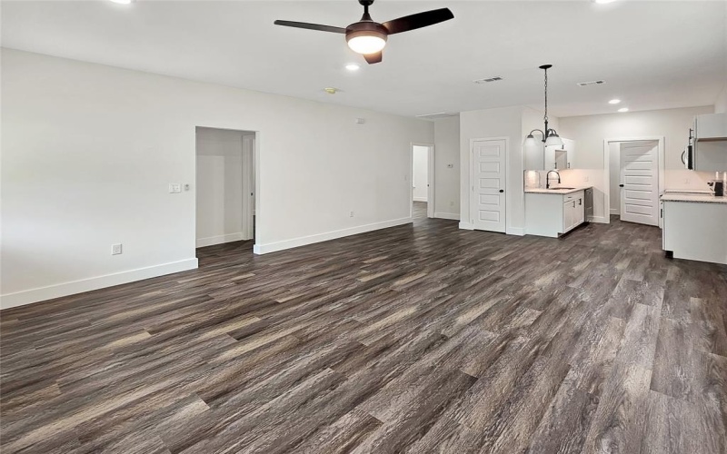 140 Mohican Trail, Mabank, TX 75156, 3 Bedrooms Bedrooms, ,2 BathroomsBathrooms,Residential,For Sale,140 Mohican Trail,20974800