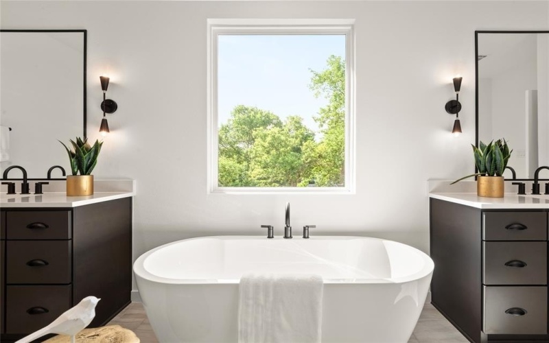 9006 Diceman Drive, Dallas, TX 75218, 4 Bedrooms Bedrooms, ,5 BathroomsBathrooms,Residential,For Sale,9006 Diceman Drive,20974814