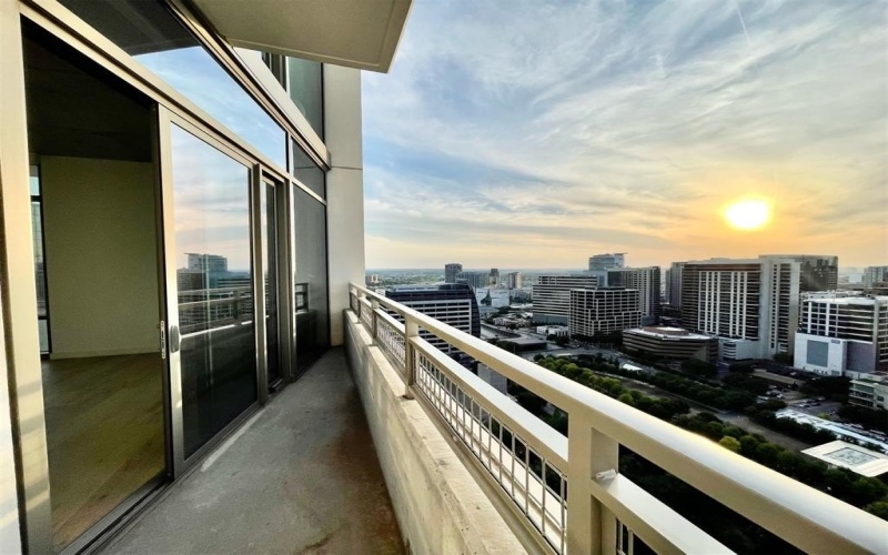 1801 N Pearl Street #2812, Dallas, TX 75201, 3 Bedrooms Bedrooms, ,2 BathroomsBathrooms,Residential Lease,For Rent,1801 N Pearl Street,20974992