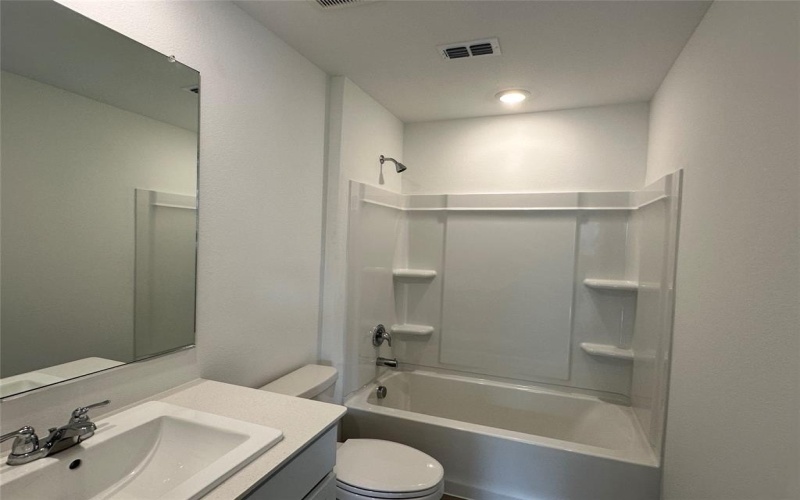 5100 Valhalla Drive, Ennis, TX 75119, 3 Bedrooms Bedrooms, ,2 BathroomsBathrooms,Residential Lease,For Rent,5100 Valhalla Drive,20975076
