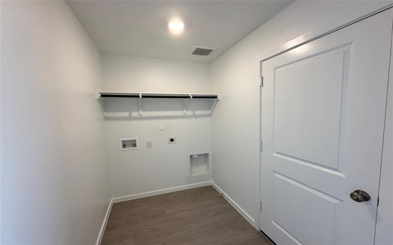5100 Valhalla Drive, Ennis, TX 75119, 3 Bedrooms Bedrooms, ,2 BathroomsBathrooms,Residential Lease,For Rent,5100 Valhalla Drive,20975076