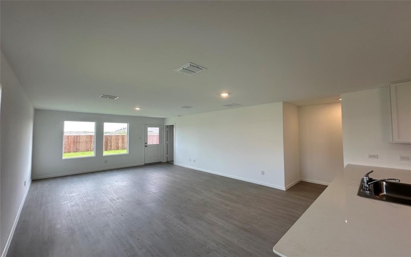 5100 Valhalla Drive, Ennis, TX 75119, 3 Bedrooms Bedrooms, ,2 BathroomsBathrooms,Residential Lease,For Rent,5100 Valhalla Drive,20975076