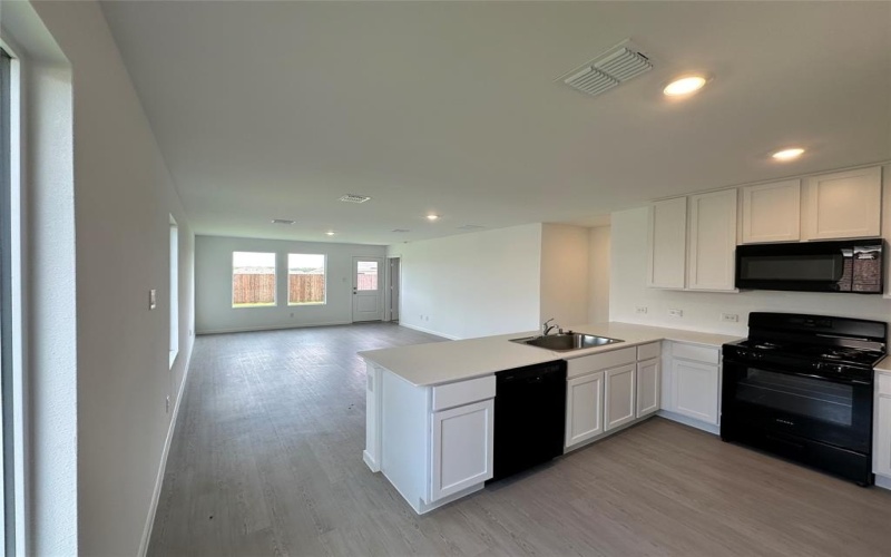 5100 Valhalla Drive, Ennis, TX 75119, 3 Bedrooms Bedrooms, ,2 BathroomsBathrooms,Residential Lease,For Rent,5100 Valhalla Drive,20975076