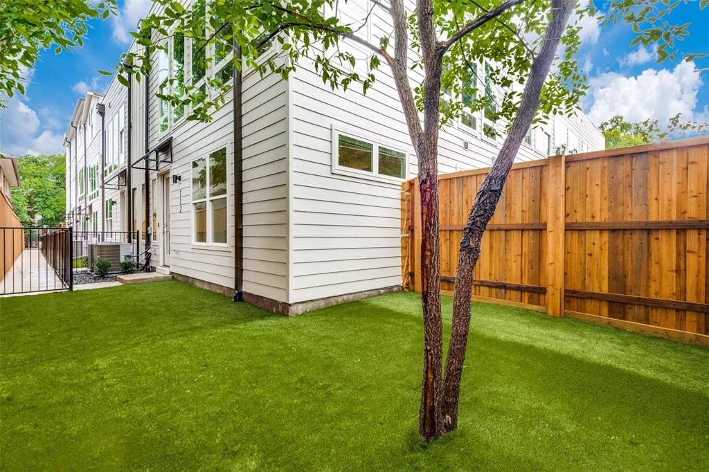 6319 Richmond Avenue #112, Dallas, TX 75214, 2 Bedrooms Bedrooms, ,2 BathroomsBathrooms,Residential Lease,For Rent,6319 Richmond Avenue,20975194