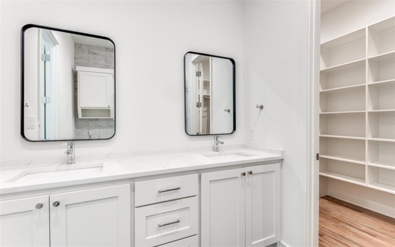 6319 Richmond Avenue #112, Dallas, TX 75214, 2 Bedrooms Bedrooms, ,2 BathroomsBathrooms,Residential Lease,For Rent,6319 Richmond Avenue,20975194