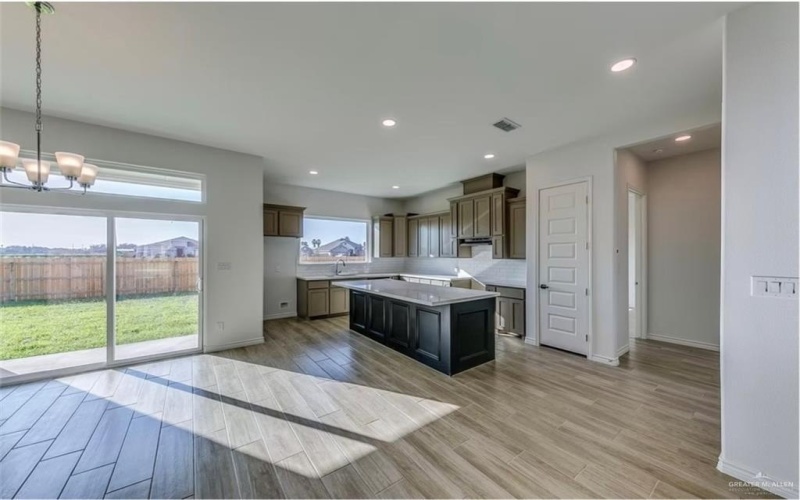 7409 55th Street, McAllen, TX 78573, 3 Bedrooms Bedrooms, ,2 BathroomsBathrooms,Residential,For Sale,7409 55th Street,474143