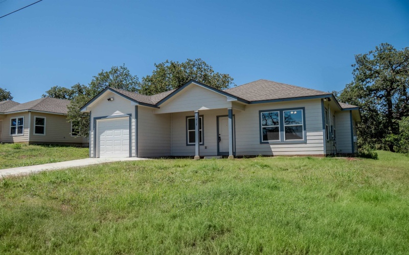 1917 Greenwood Avenue, Kingsland, TX 78639, 3 Habitaciones Habitaciones , ,2 BañosBaños,Residential,En Venta,1917 Greenwood Avenue,173862