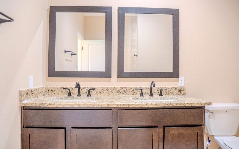 1917 Greenwood Avenue, Kingsland, TX 78639, 3 Habitaciones Habitaciones , ,2 BañosBaños,Residential,En Venta,1917 Greenwood Avenue,173862