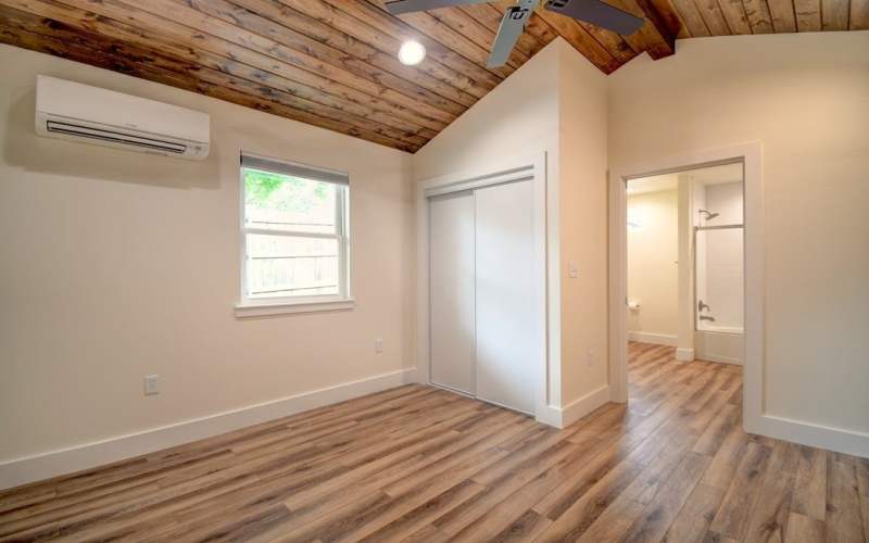 1302 McAllen St, Kerrville, TX 78028, 2 Habitaciones Habitaciones , ,1 BañoBaños,Residential,En Venta,1302 McAllen St,119629