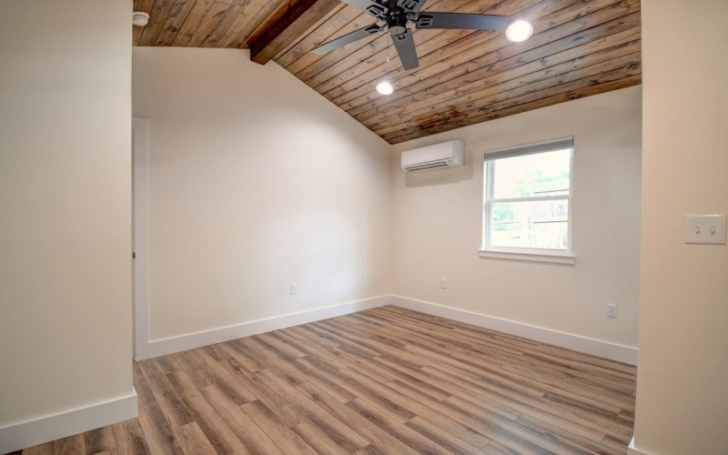 1302 McAllen St, Kerrville, TX 78028, 2 Habitaciones Habitaciones , ,1 BañoBaños,Residential,En Venta,1302 McAllen St,119629
