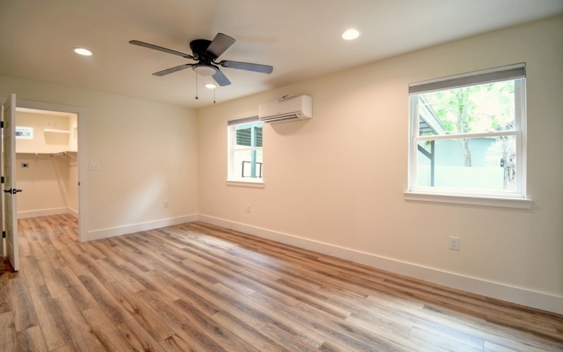 1302 McAllen St, Kerrville, TX 78028, 2 Habitaciones Habitaciones , ,1 BañoBaños,Residential,En Venta,1302 McAllen St,119629