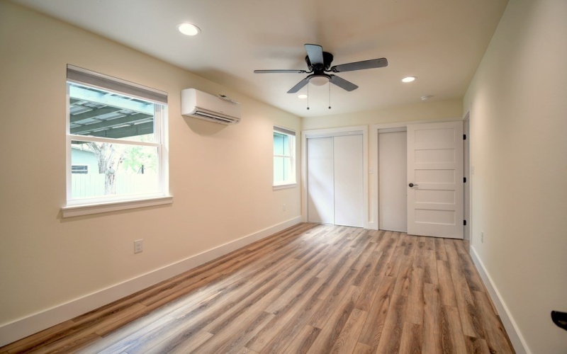 1302 McAllen St, Kerrville, TX 78028, 2 Habitaciones Habitaciones , ,1 BañoBaños,Residential,En Venta,1302 McAllen St,119629