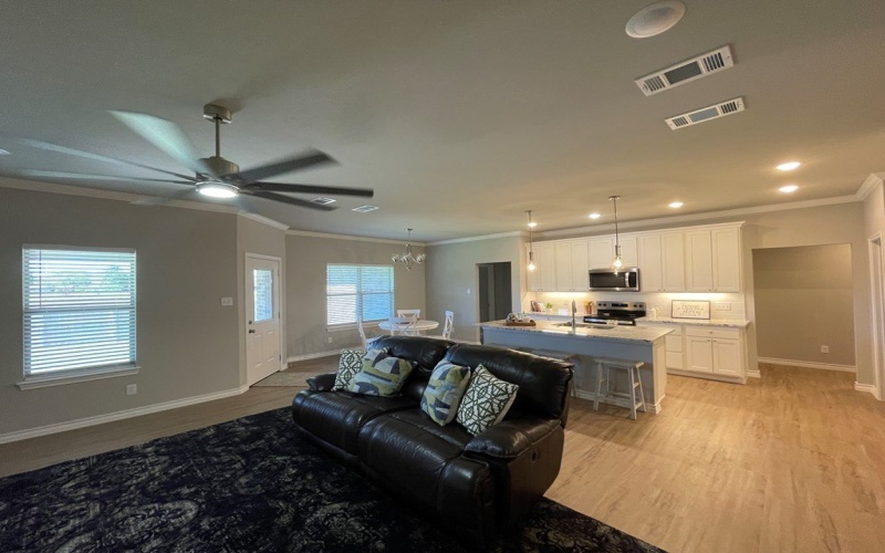 3142 Cedarhill Dr, San Angelo, TX 76904, 3 Bedrooms Bedrooms, ,2 BathroomsBathrooms,Residential,For Sale,3142 Cedarhill Dr,127992