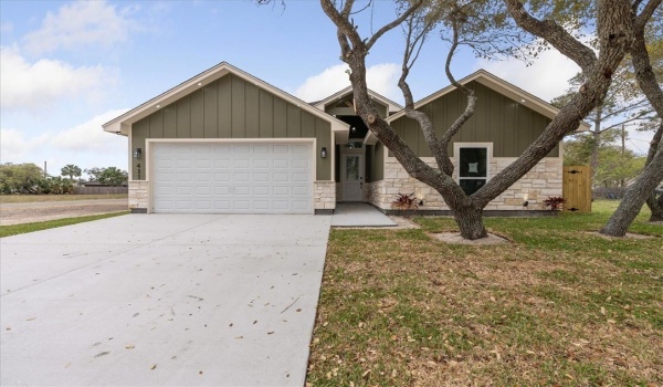411 Magnolia W, Aransas Pass, TX 78336, 3 Habitaciones Habitaciones , ,2 BañosBaños,Residential,En Venta,411 Magnolia W,456661