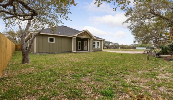 411 Magnolia W, Aransas Pass, TX 78336, 3 Habitaciones Habitaciones , ,2 BañosBaños,Residential,En Venta,411 Magnolia W,456661