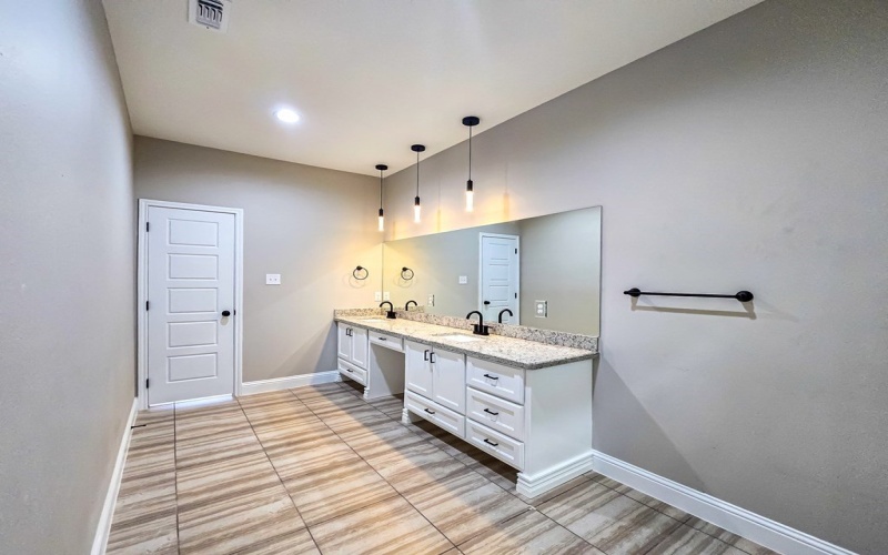 272 View Drive, Eagle Pass, TX 78852, 3 Bedrooms Bedrooms, ,2 BathroomsBathrooms,Residential,For Sale,272 View Drive,81373