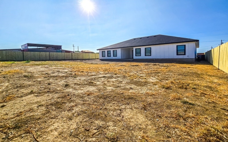 272 View Drive, Eagle Pass, TX 78852, 3 Bedrooms Bedrooms, ,2 BathroomsBathrooms,Residential,For Sale,272 View Drive,81373