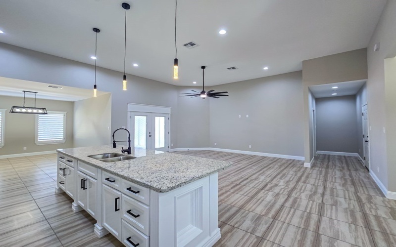 272 View Drive, Eagle Pass, TX 78852, 3 Bedrooms Bedrooms, ,2 BathroomsBathrooms,Residential,For Sale,272 View Drive,81373