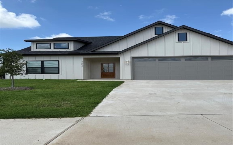 4804 Dry Creek Road, Sherman, TX 75092, 3 Bedrooms Bedrooms, ,2 BathroomsBathrooms,Residential Lease,For Rent,4804 Dry Creek Road,20974362