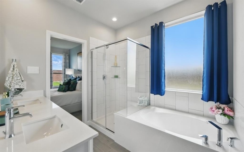 10609 ZIRCON Lane, Fort Worth, TX 76036, 5 Habitaciones Habitaciones , ,5 BañosBaños,Residential,En Venta,10609 ZIRCON Lane,20975340