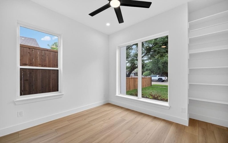 2519 W Lovers Lane, Dallas, TX 75235, 5 Habitaciones Habitaciones , ,5 BañosBaños,Residential,En Venta,2519 W Lovers Lane,20975641