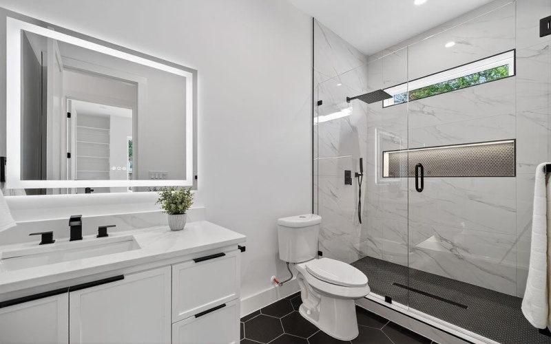 2519 W Lovers Lane, Dallas, TX 75235, 5 Habitaciones Habitaciones , ,5 BañosBaños,Residential,En Venta,2519 W Lovers Lane,20975641