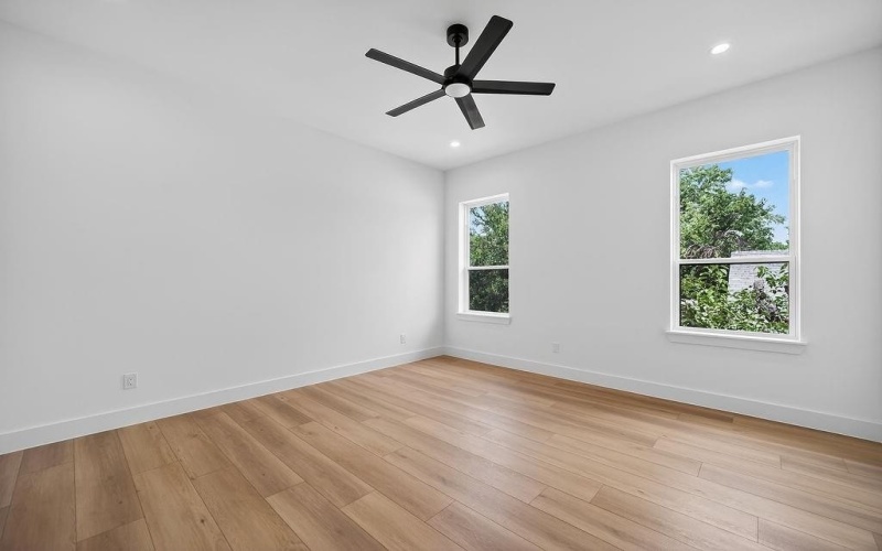 2519 W Lovers Lane, Dallas, TX 75235, 5 Habitaciones Habitaciones , ,5 BañosBaños,Residential,En Venta,2519 W Lovers Lane,20975641
