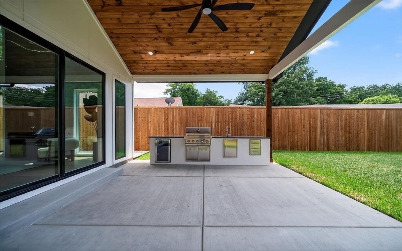 2519 W Lovers Lane, Dallas, TX 75235, 5 Habitaciones Habitaciones , ,5 BañosBaños,Residential,En Venta,2519 W Lovers Lane,20975641