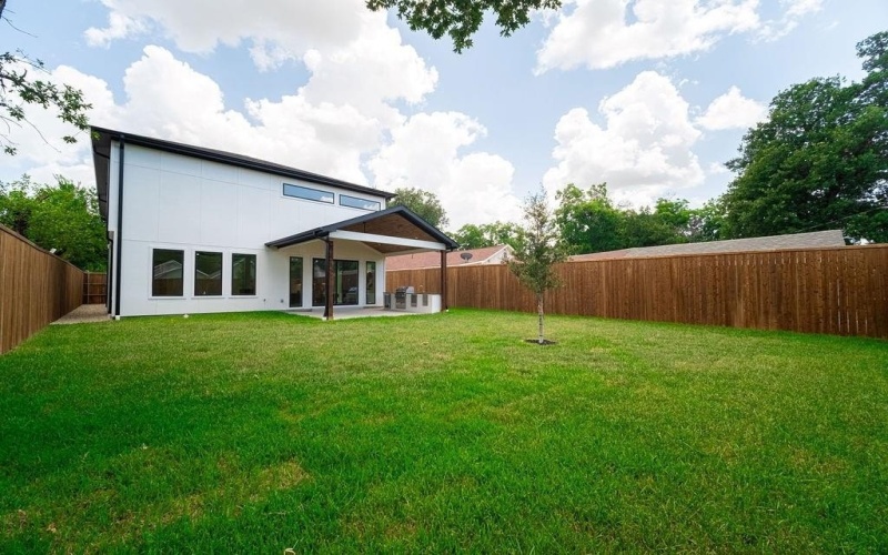 2519 W Lovers Lane, Dallas, TX 75235, 5 Habitaciones Habitaciones , ,5 BañosBaños,Residential,En Venta,2519 W Lovers Lane,20975641