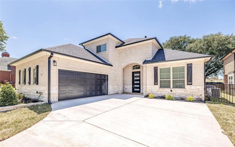 2902 Bluffview Drive, Garland, TX 75043, 4 Bedrooms Bedrooms, ,2 BathroomsBathrooms,Residential,For Sale,2902 Bluffview Drive,20975855