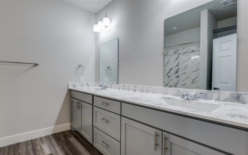 2434 Easley Street, Dallas, TX 75215, 3 Bedrooms Bedrooms, ,2 BathroomsBathrooms,Residential Lease,For Rent,2434 Easley Street,20976108