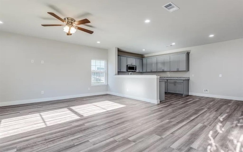 2434 Easley Street, Dallas, TX 75215, 3 Bedrooms Bedrooms, ,2 BathroomsBathrooms,Residential Lease,For Rent,2434 Easley Street,20976108