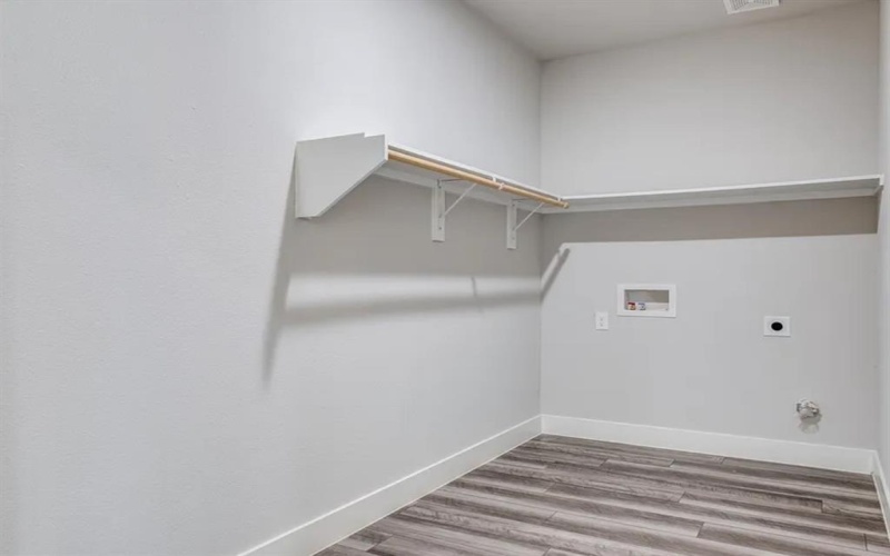 2434 Easley Street, Dallas, TX 75215, 3 Bedrooms Bedrooms, ,2 BathroomsBathrooms,Residential Lease,For Rent,2434 Easley Street,20976108