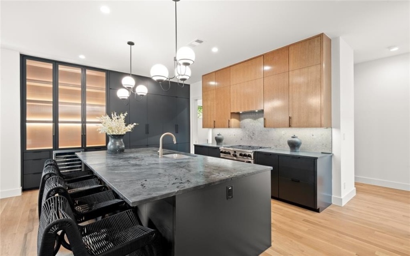 6026 Martel Avenue, Dallas, TX 75206, 5 Bedrooms Bedrooms, ,6 BathroomsBathrooms,Residential,For Sale,6026 Martel Avenue,20973036